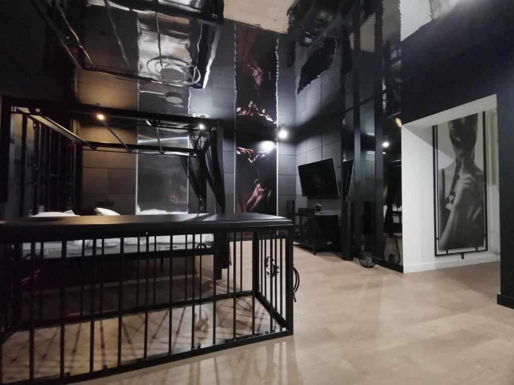 BDSM Apartament Luxxx gorące serce Częstochowy - ADULTS ONLY, Ченстохова - обновленные цены 2024 года