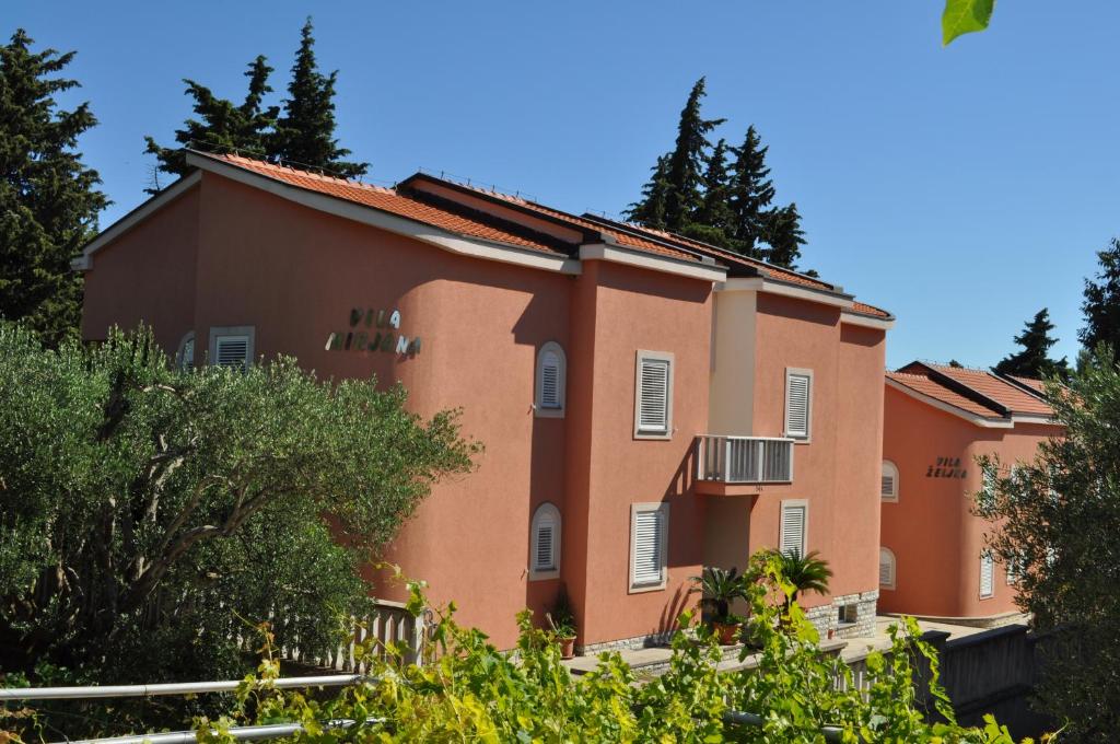 Budova, kde se apartmán nachází