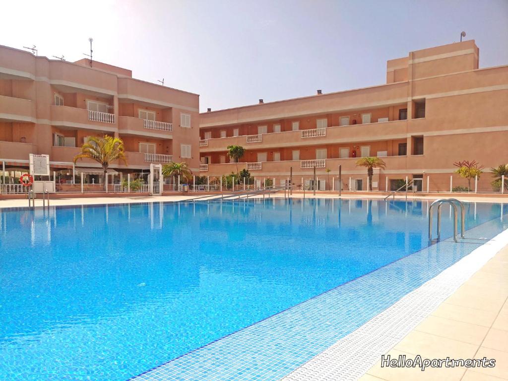 Bazén v ubytování Sea Front Costa Sol by HelloApartments nebo v jeho okolí