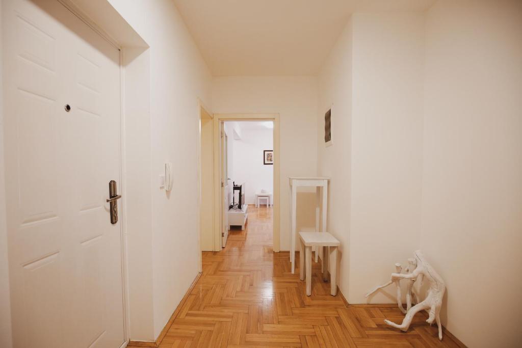 Apartman 4, Sinđelićeva 40 - Two-Bedroom Apartment
