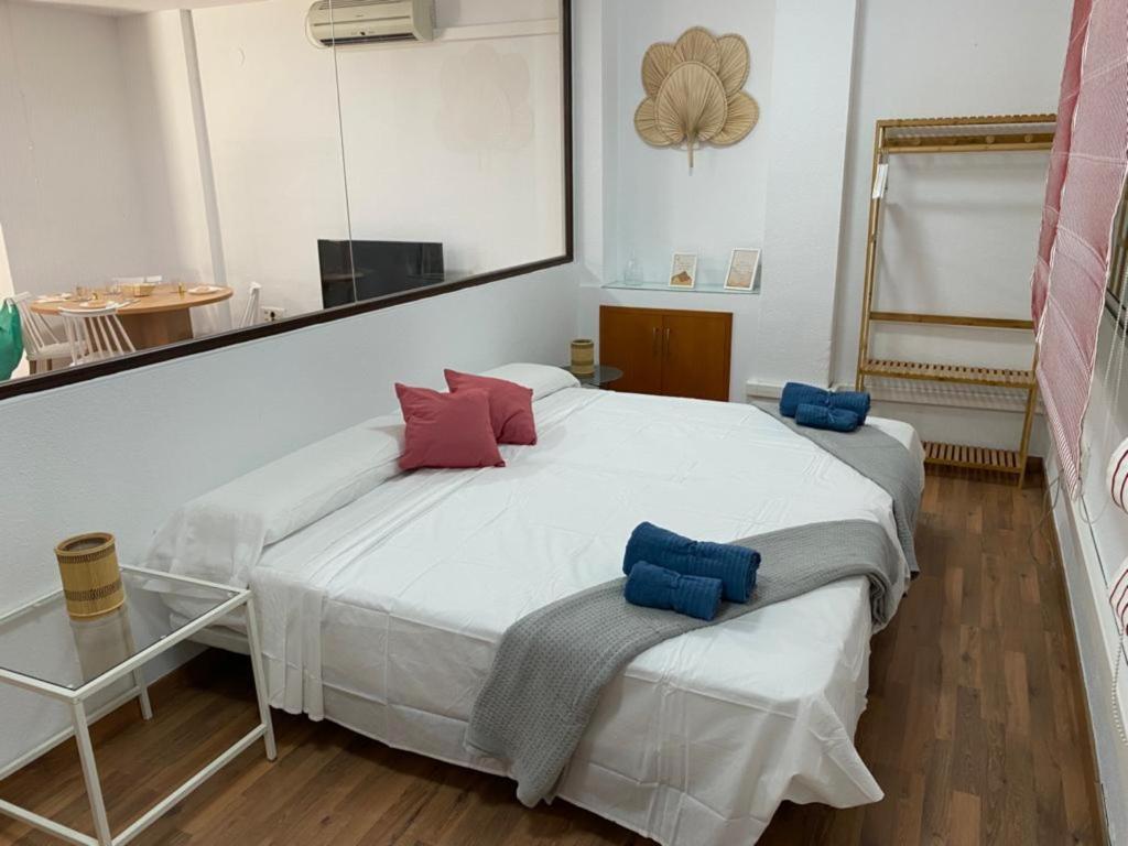 Posteľ alebo postele v izbe v ubytovaní Almansa Flat 14