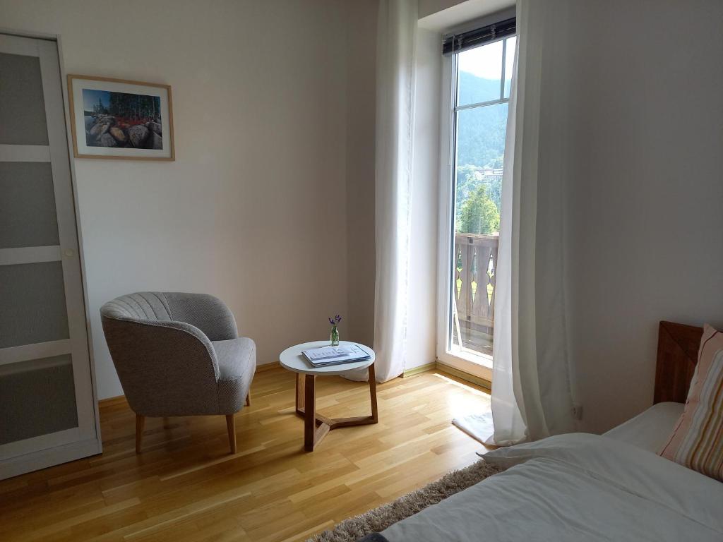 Postel nebo postele na pokoji v ubytování Landhaus Semmering