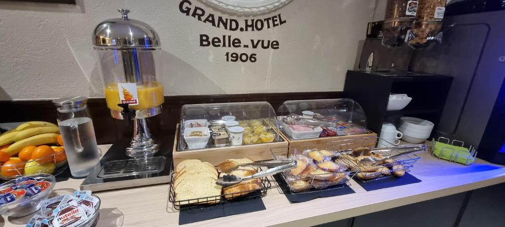 Jídlo v hotelu nebo okolí