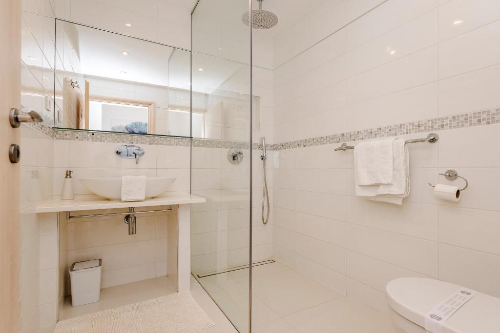 URBAN LUXURY APARTMENT - 19