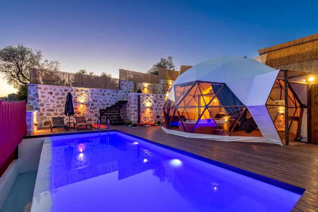 Kalkan Dome Suites & Deluxe -Honeymoon Glamping in Kalkan-Antalya - Housity