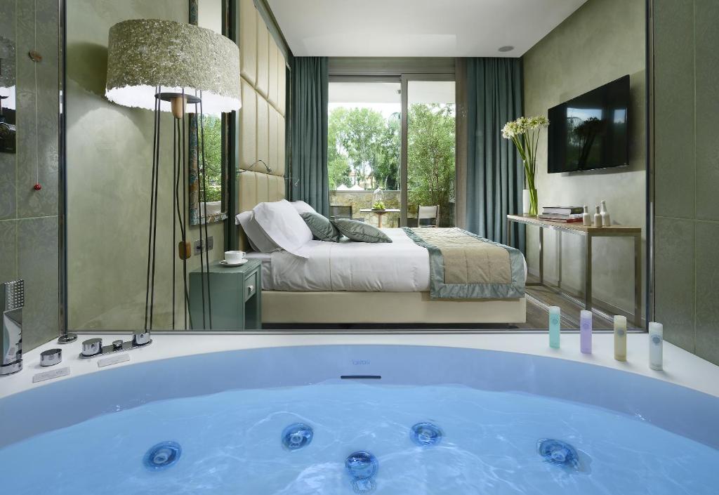 
Deluxe Double Room with Arno View
