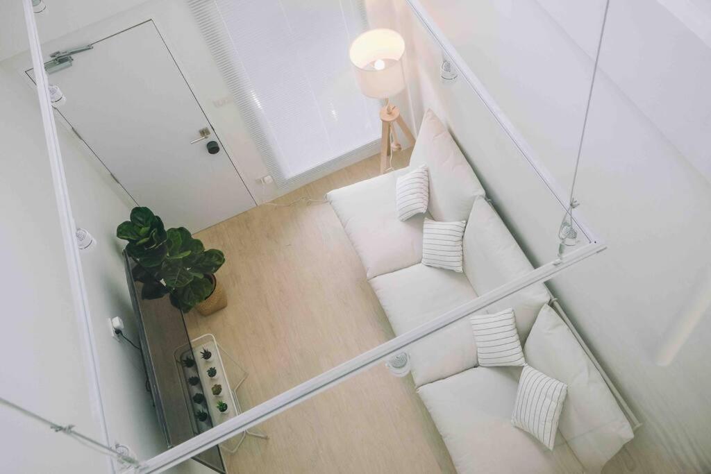 820house - Entire Floor 4 beds - Housity