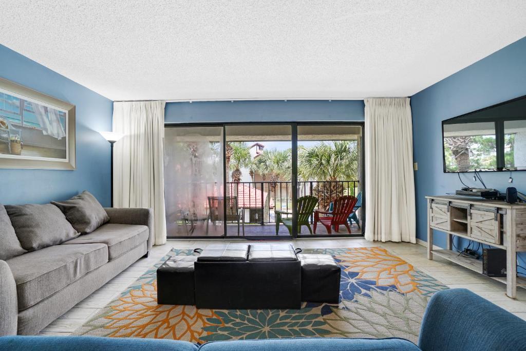 Edgewater Beach Resort by Panhandle Getaways - Three-Bedroom Suite 809