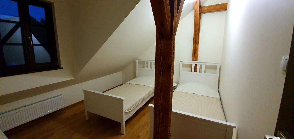 Gospodarstwo nad jeziorem - Appartement De Deux Chambres En Famille Avec Vue