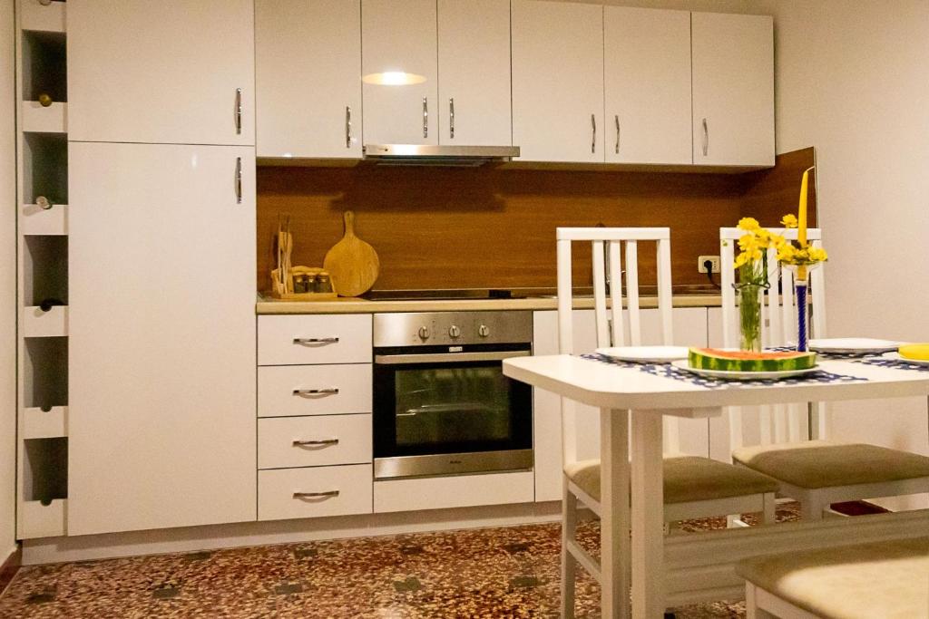 Historical Center City House - Image 4