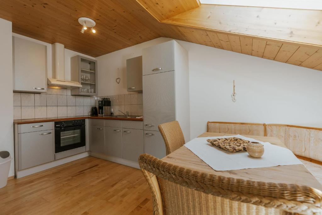 Kuchyň nebo kuchyňský kout v ubytování Ferienwohnung Hoche