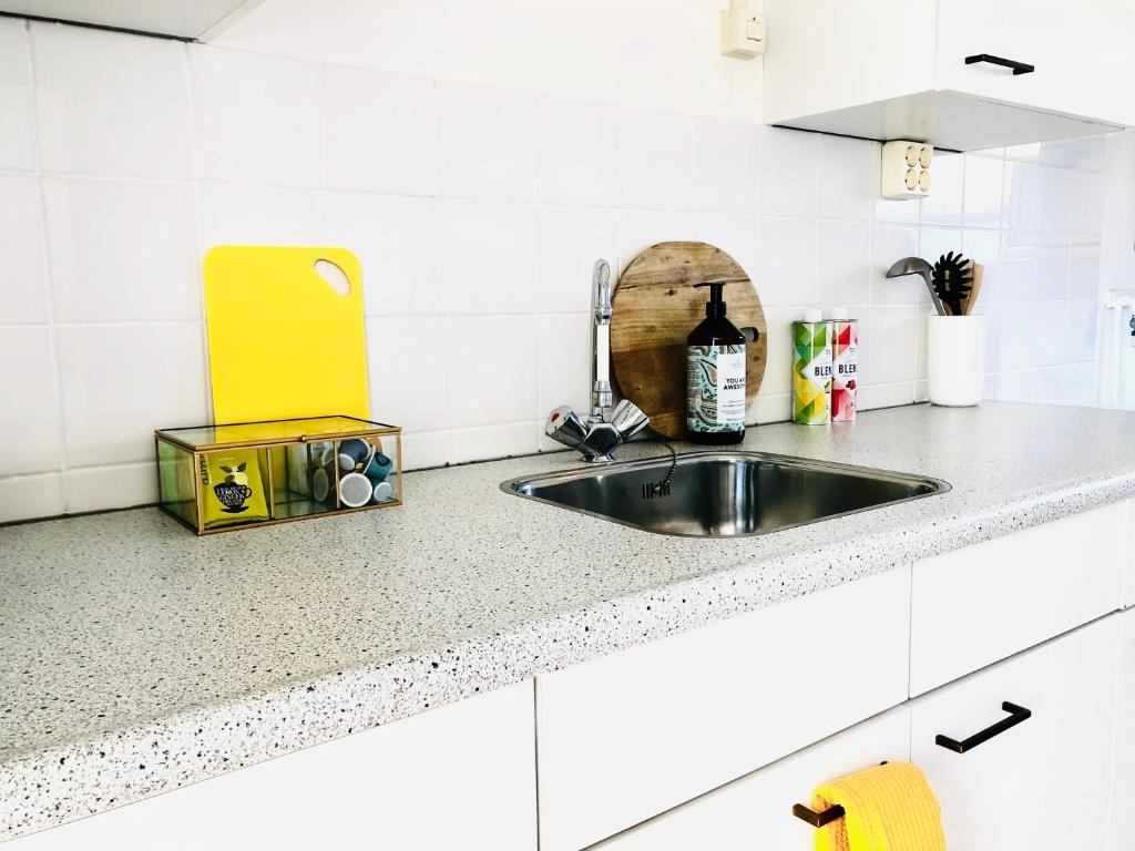 Kuchyň nebo kuchyňský kout v ubytování B&B in woonboerderij vlakbij Lemmer
