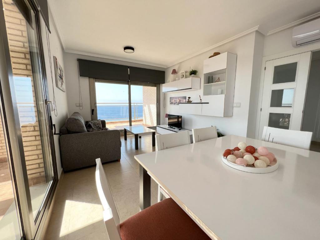 Kuchyňa alebo kuchynka v ubytovaní Ático Bahía del Sol en Calpe con impresionantes vistas - Inmodream Calpe