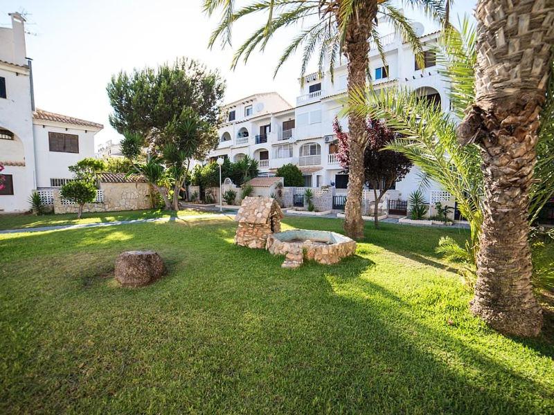 Fotografia z galérie ubytovania Lovely 1bedroom renewed apartment with 3 pools v destinácii Torrevieja
