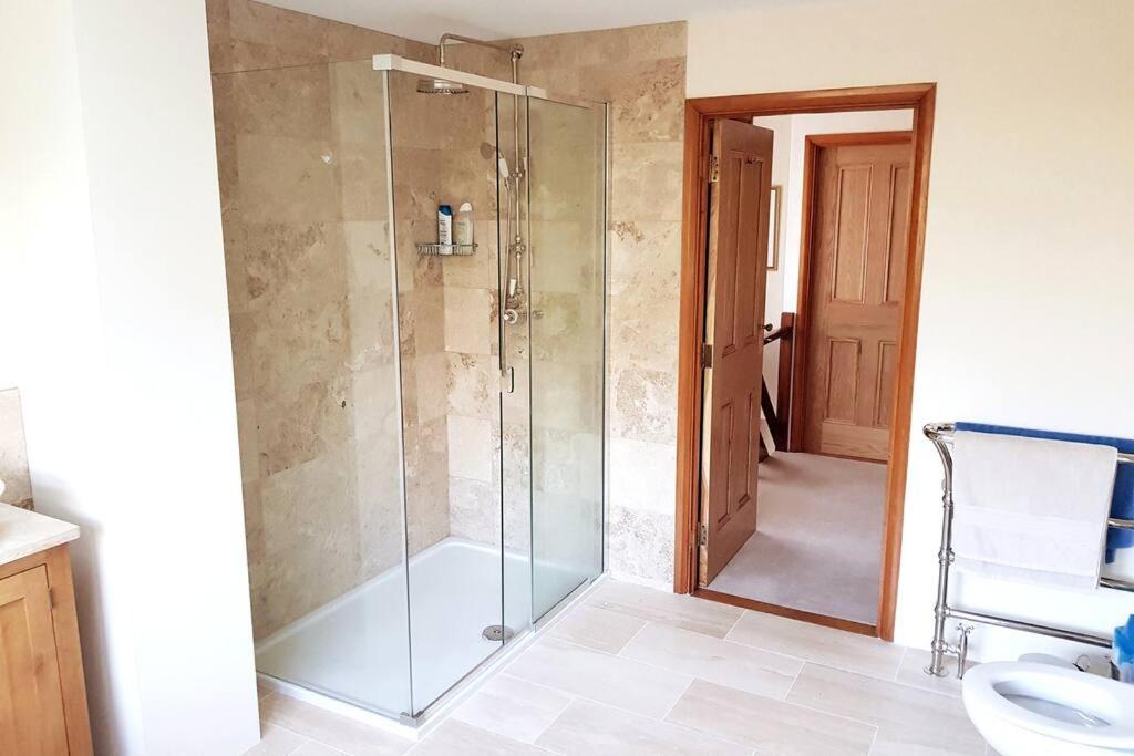 High quality detached house with parking St. Ives photo