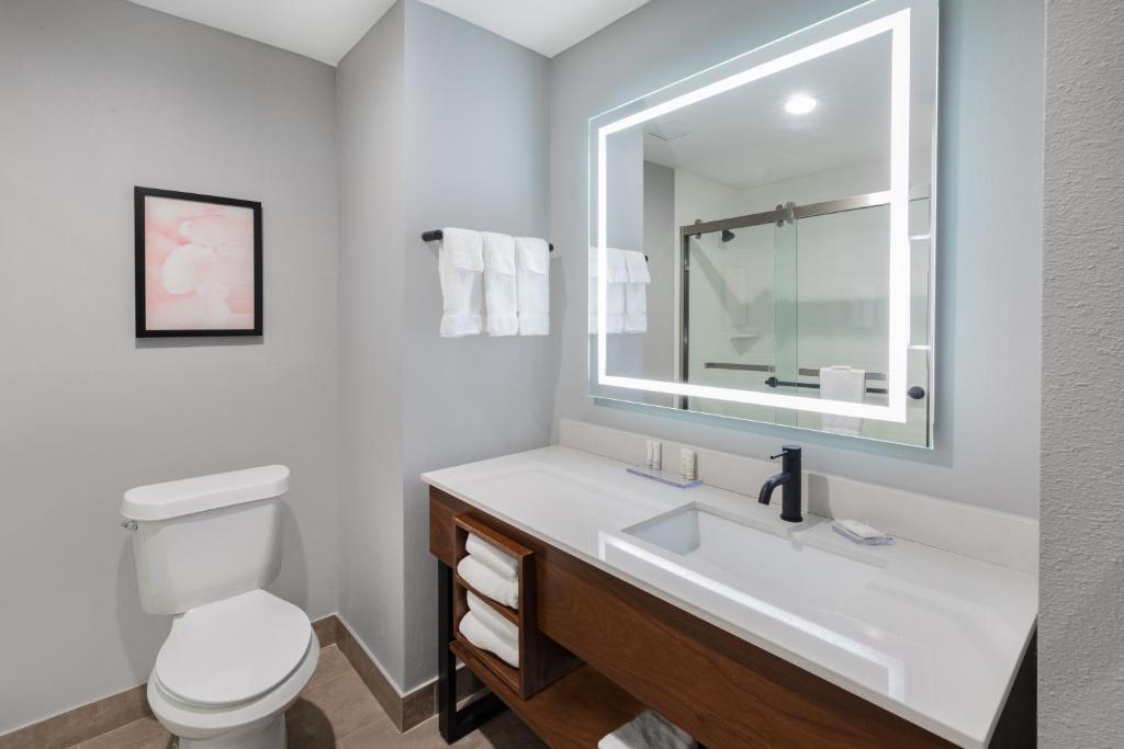 Hawthorn Extended Stay by Wyndham Oklahoma City Airport photo