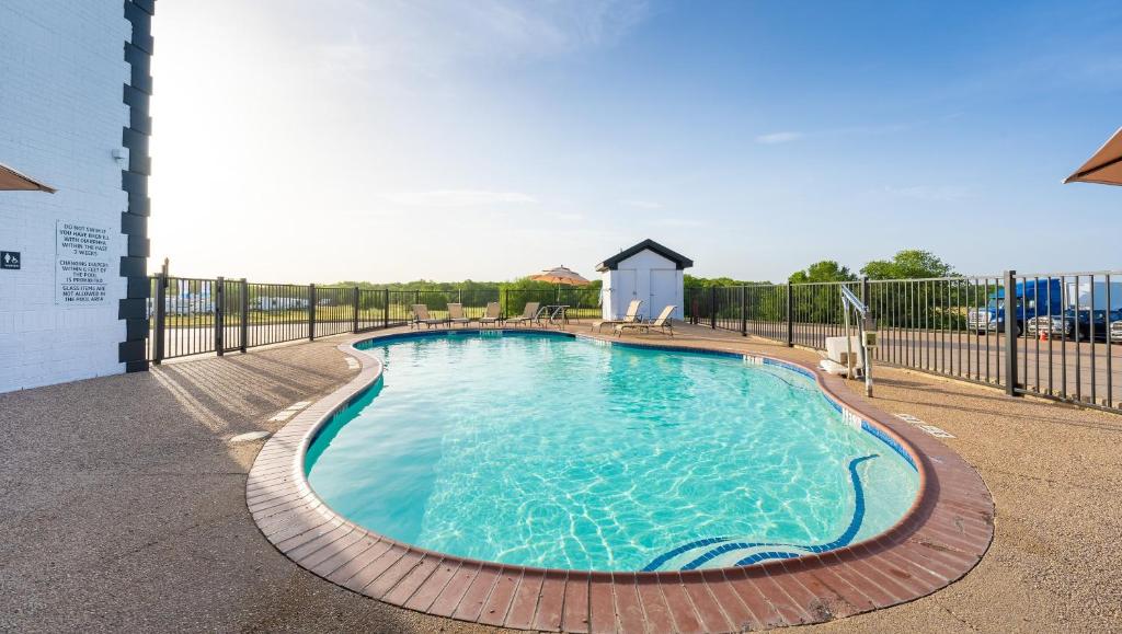 Bazén v ubytování Atria Hotel and RV McGregor nebo v jeho okolí