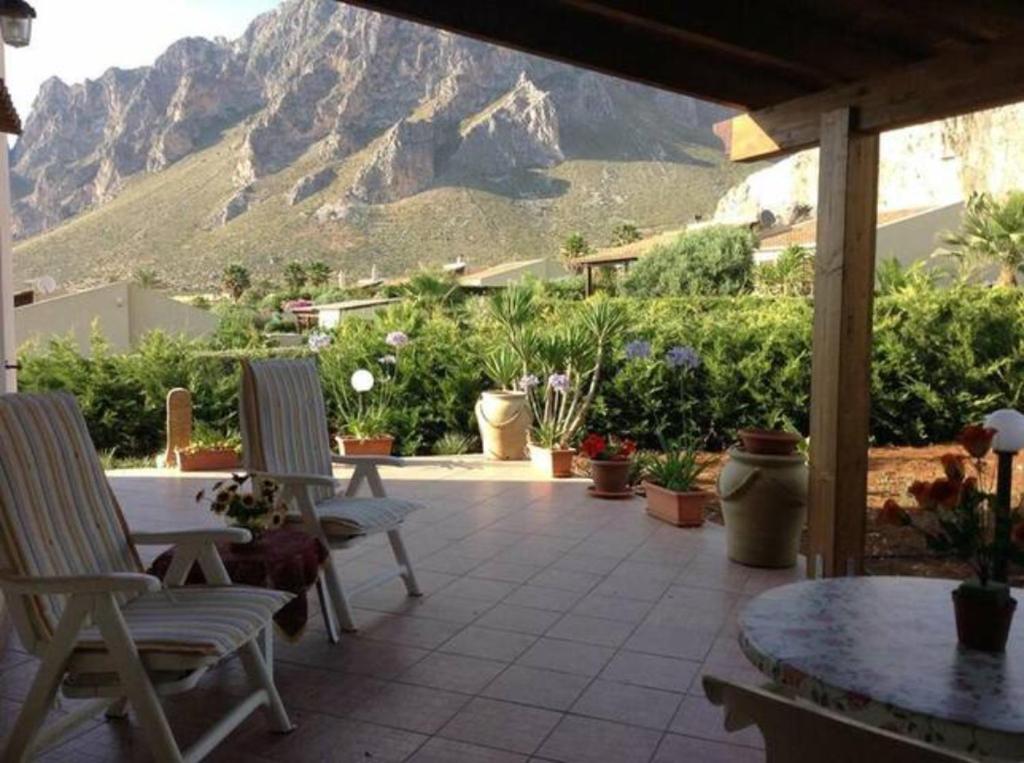 A general mountain view or a mountain view taken from the holiday home