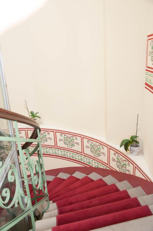 Red Brick Apartments - Resim 4