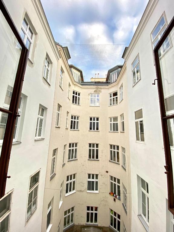 Budova, v ktorej sa apartmán nachádza