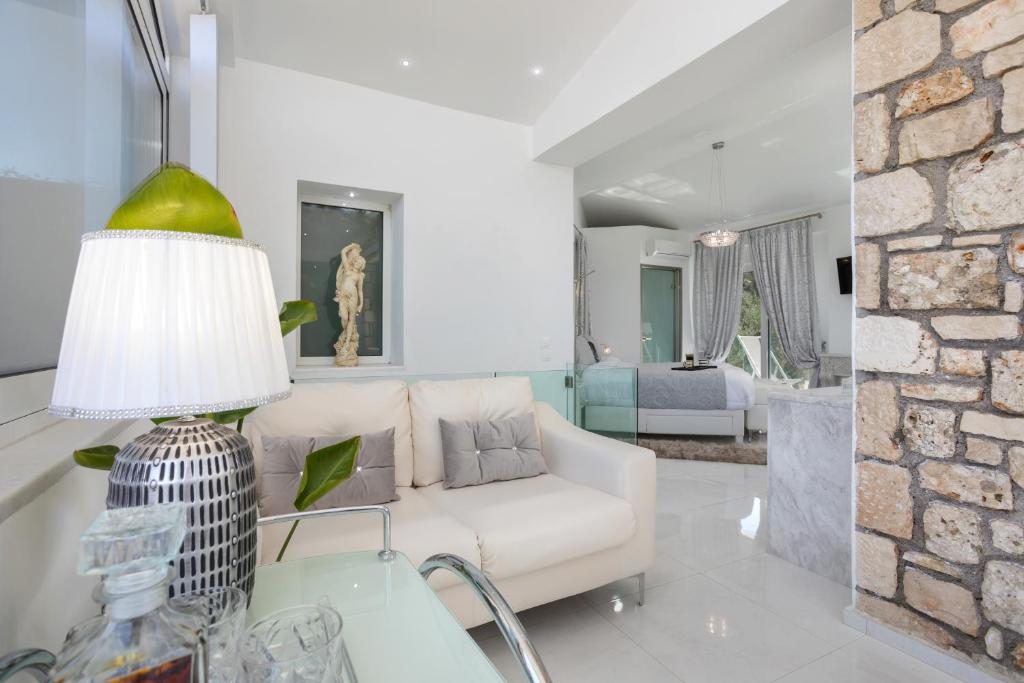 Posedenie v ubytovaní Dion Villa - Pool & Jacuzzi - Sleeps 4 - Zakynthos