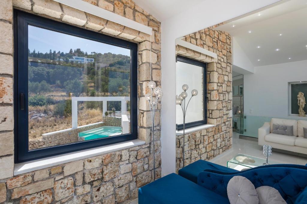 Posedenie v ubytovaní Dion Villa - Pool & Jacuzzi - Sleeps 4 - Zakynthos