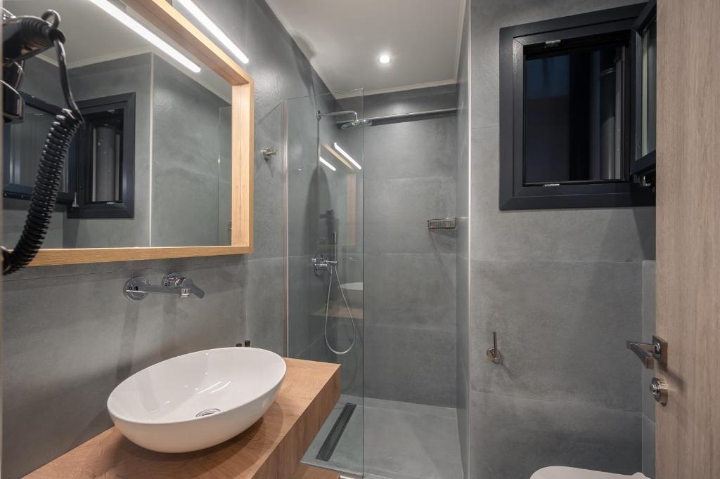 Koupelna v ubytování Blue Wave Luxury Suites