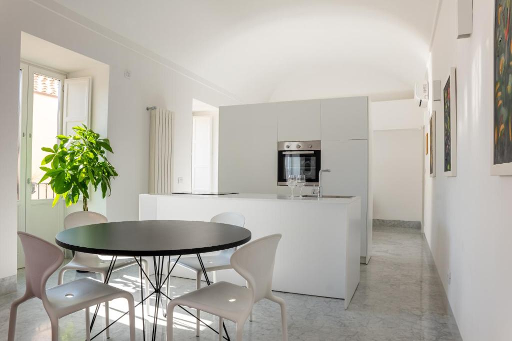 Kuchyňa alebo kuchynka v ubytovaní Suite Bellini 5 Apartment