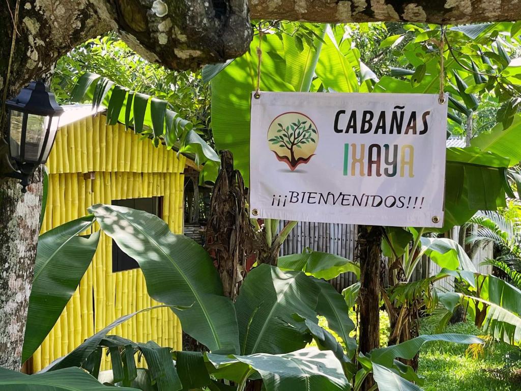 een bord voor cabanashuana margaritas bij Cabañas Ixaya in Catemaco