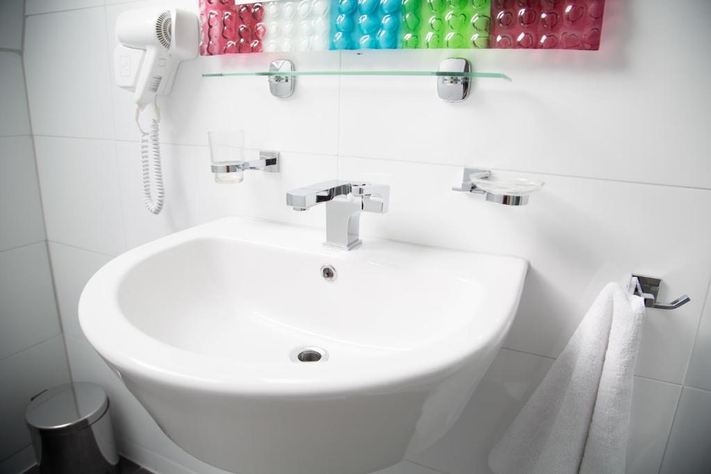 Alpha & Omega Hotel - Resim 28