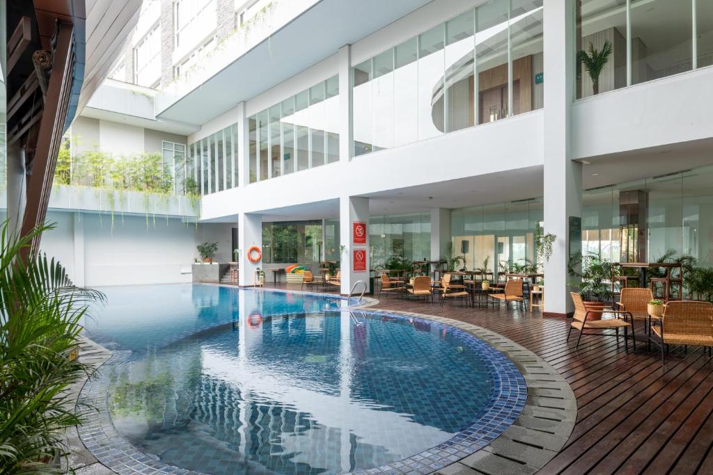 Bazén v ubytování Antero Hotel Jababeka nebo v jeho okolí