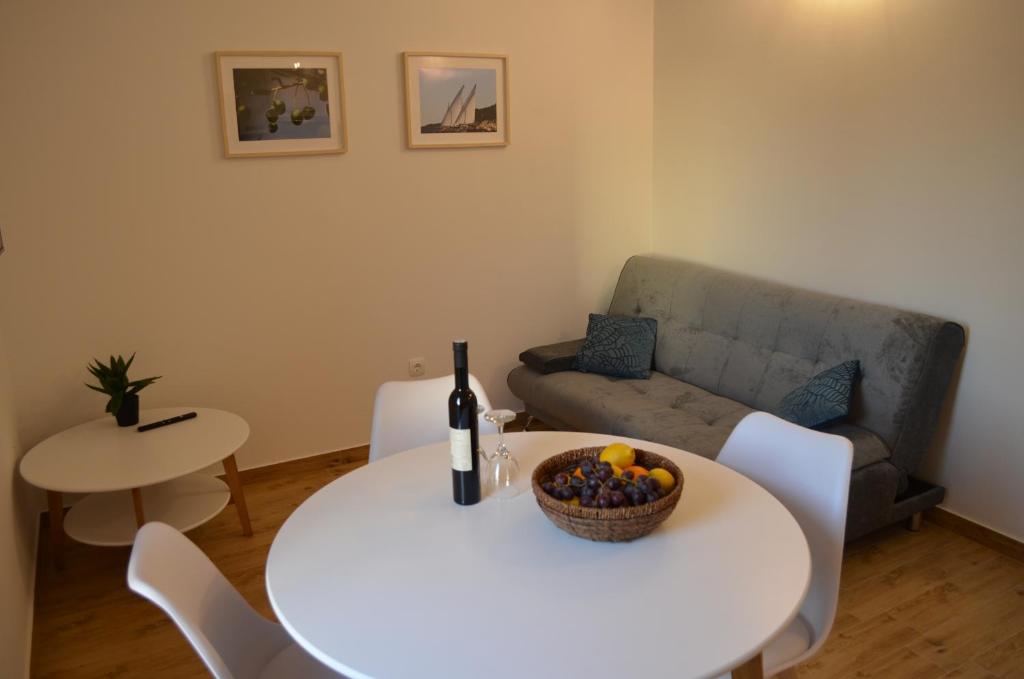 Posedenie v ubytovaní Apartmani V&V - new apartments