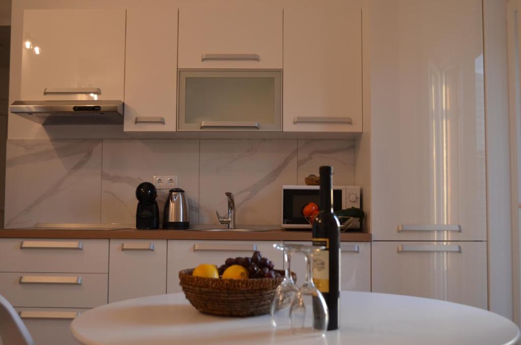 Kuchyňa alebo kuchynka v ubytovaní Apartmani V&V - new apartments