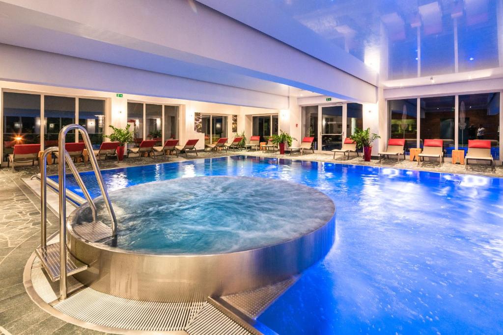 Bazén v ubytovaní Hotel Gassner - 4 Sterne Superior alebo v jeho blízkosti