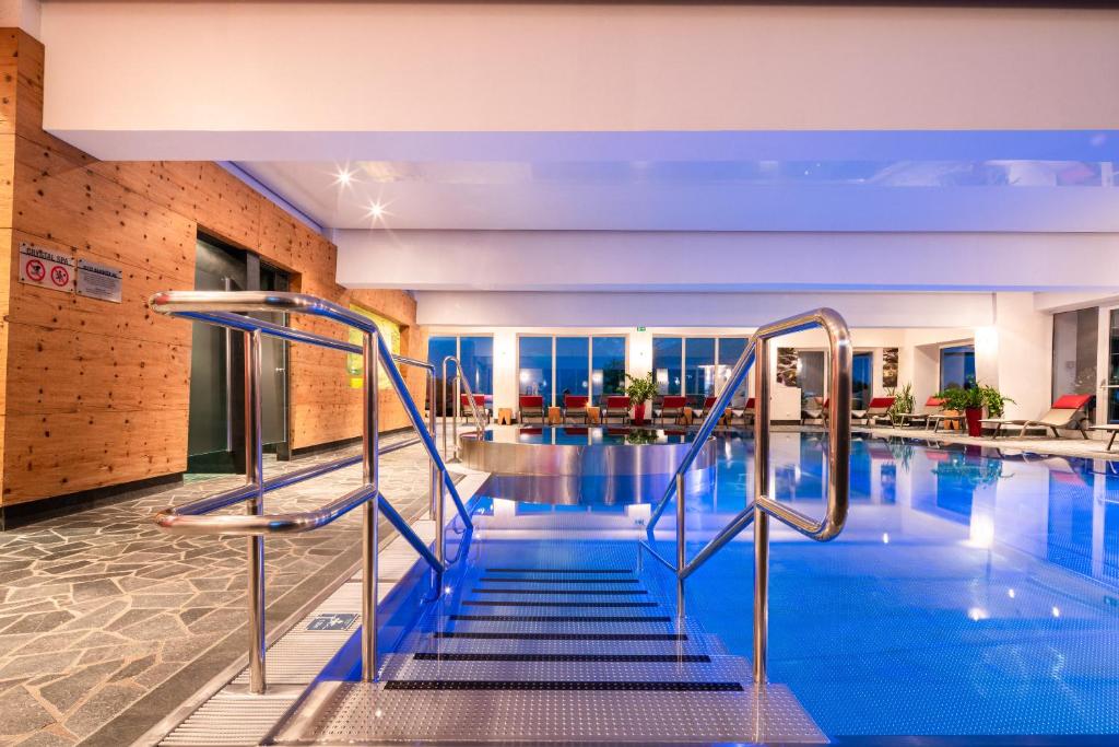 Bazén v ubytovaní Hotel Gassner - 4 Sterne Superior alebo v jeho blízkosti