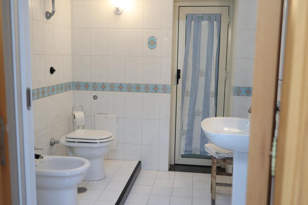 A bathroom at B&B Privileged
