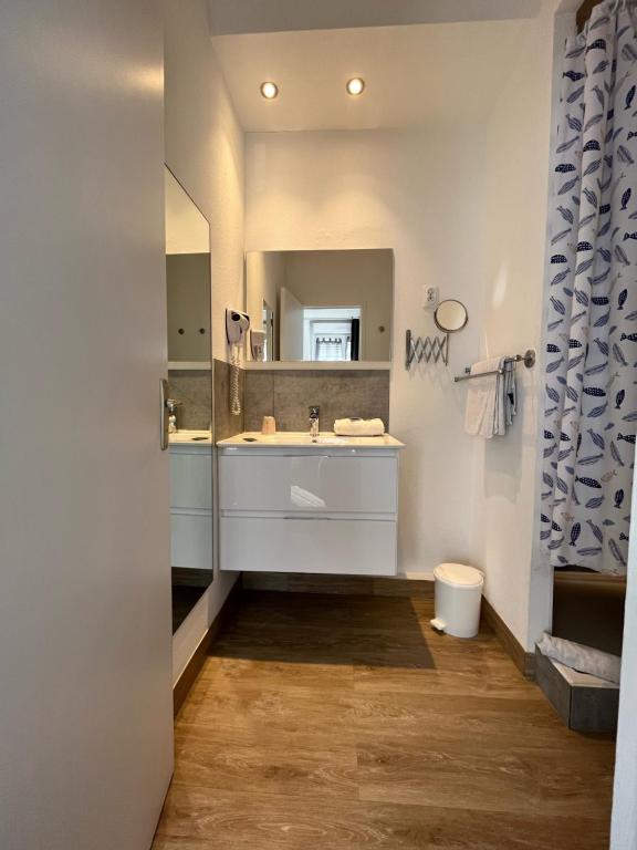 Koupelna v ubytování Hôtel Agena