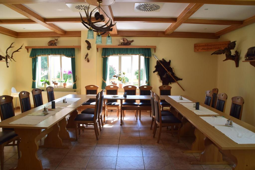 Restaurace v ubytování Land-gut-Hotel Seeblick
