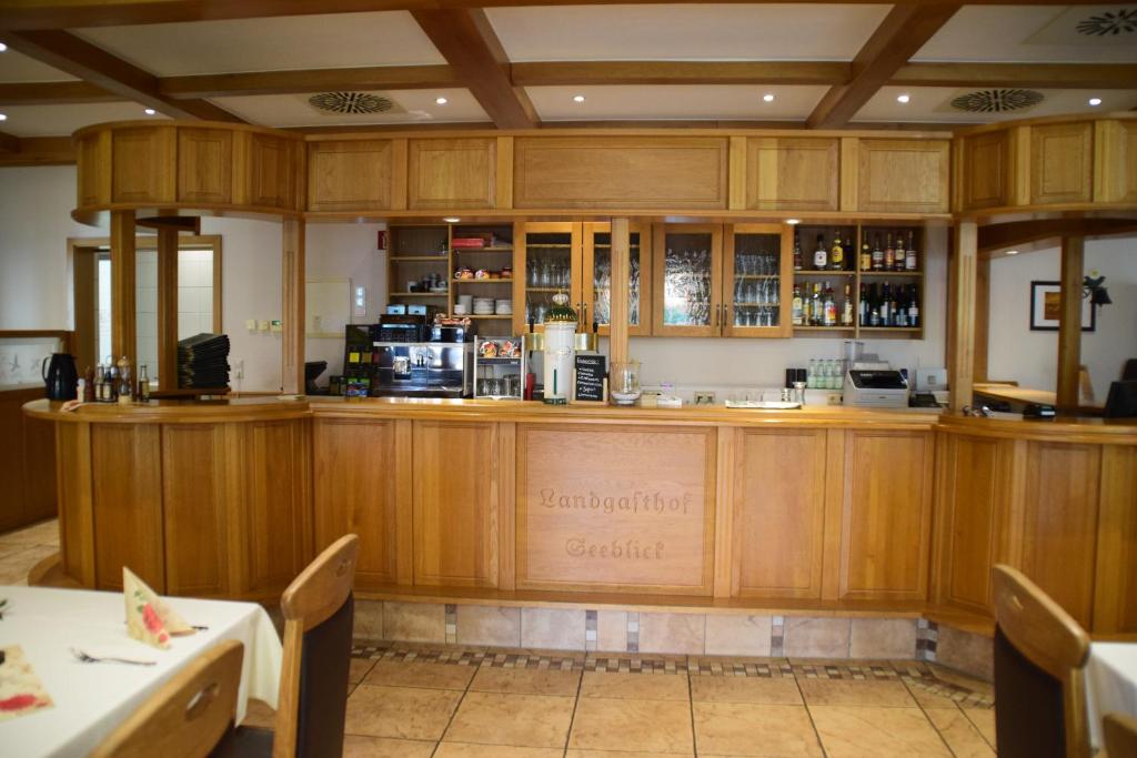 Lounge nebo bar v ubytování Land-gut-Hotel Seeblick