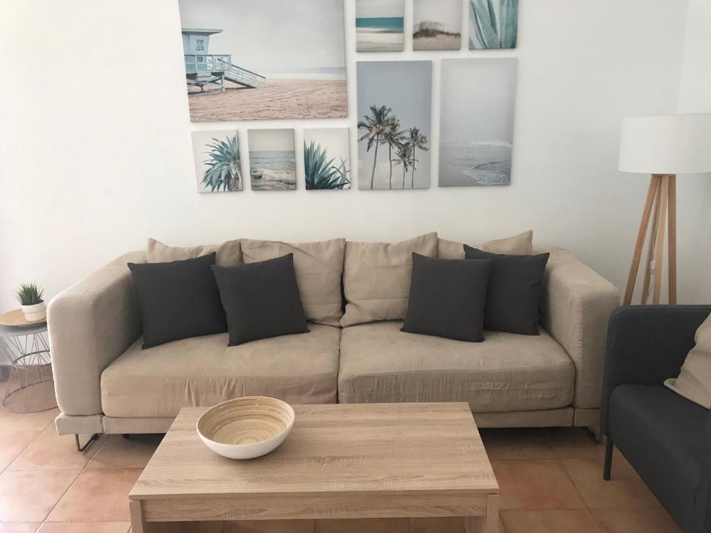 A seating area at Casa Dylan
