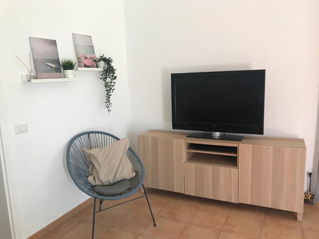 A television and/or entertainment centre at Casa Dylan