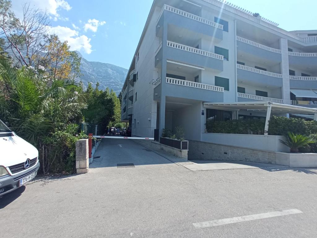 Budova, v ktorej sa apartmán nachádza