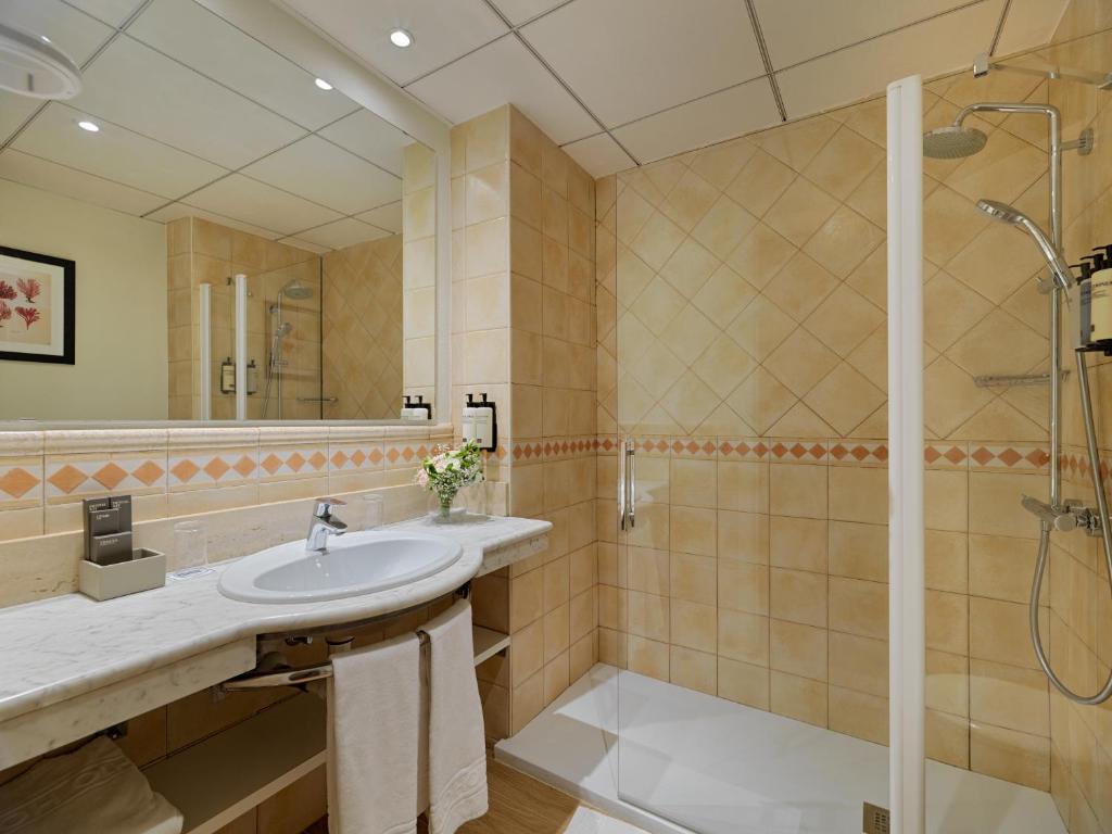 Un baño de H10 Salou Princess