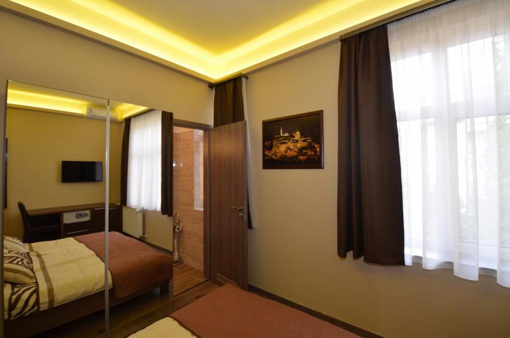 TV a/nebo společenská místnost v ubytování Fig Tree House