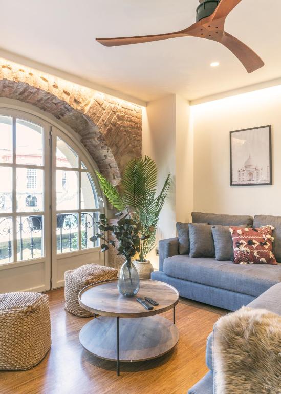 Część wypoczynkowa w obiekcie Ria AC by Staynnapartments