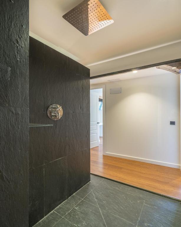 Zdjęcie z galerii obiektu Ria AC by Staynnapartments w mieście Bilbao