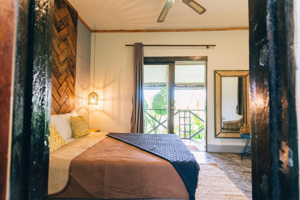 Himaya - Deluxe Double Room With Balcony
