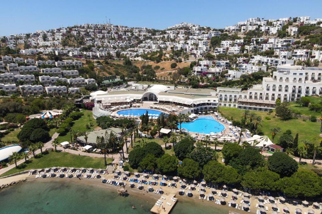 The swimming pool at or close to Yasmin Bodrum Resort