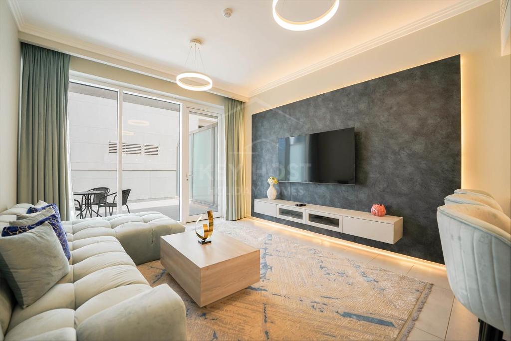 KeyHost – Regent Court JVC – K460