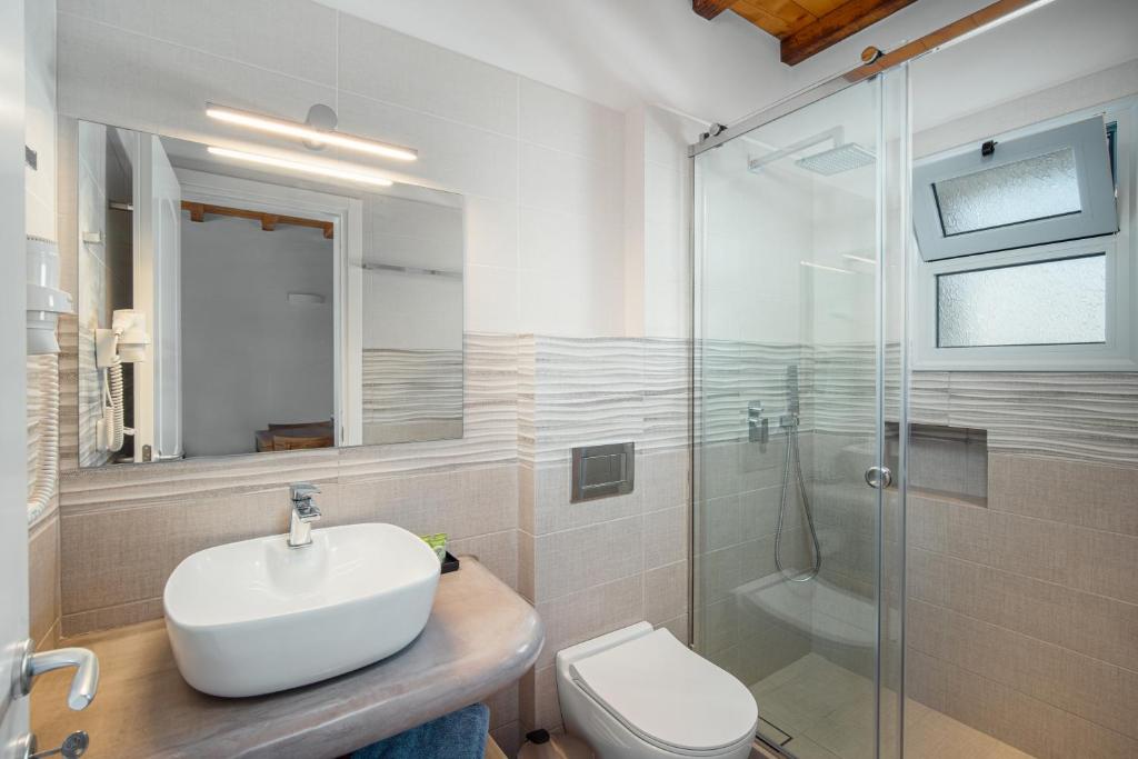 Kúpeľňa v ubytovaní Galazio Suites, Serifos